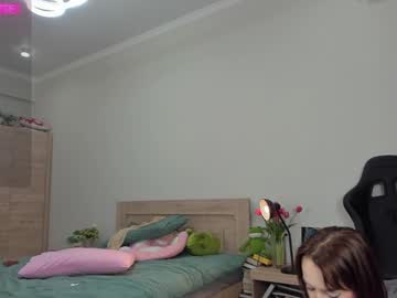 webcam girl amilia4u live cam image #10435816