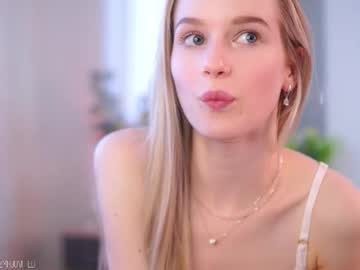 webcam girl brave_journey live cam image #12727391