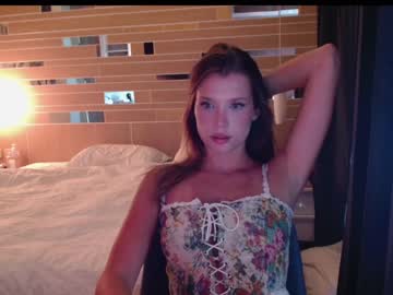 webcam girl bitter_moon live cam image #6946901