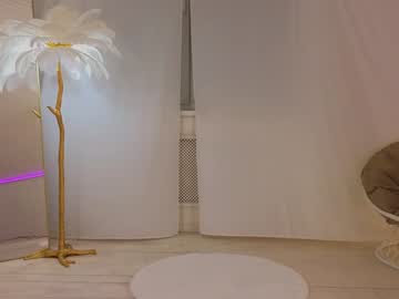 webcam girl uwunikaa live cam image #11361956