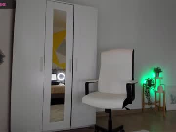 webcam girl roxy_blue_eyed_ live cam image #7265475