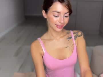 webcam girl cuteelsa_ live cam image #9890464