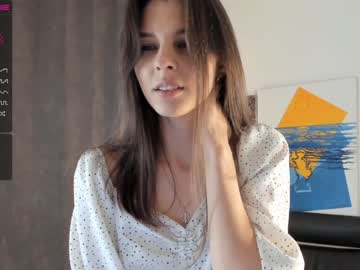 webcam girl peek_in_my_window live cam image #7672620