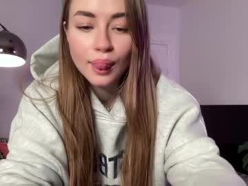 webcam girl strawberryjamx live cam image #4627213