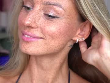 webcam girl artease live cam image #9981475