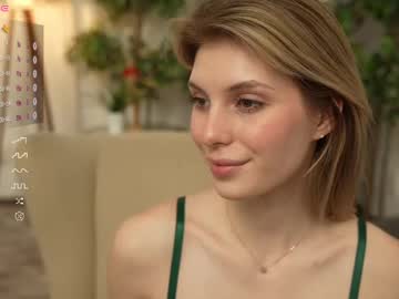 webcam girl refined_style live cam image #12035111