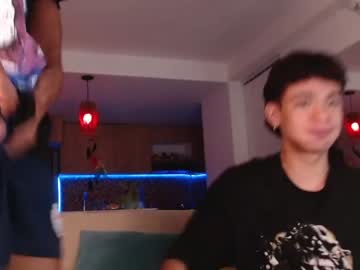 webcam man yngtwinks live cam image #6810472