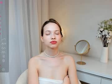 webcam girl sunnivagaillard live cam image #12415677