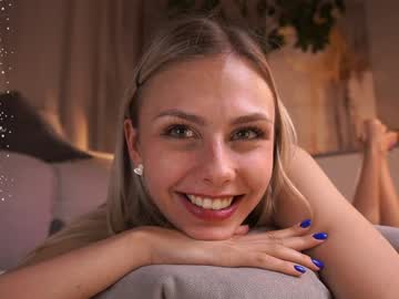 webcam girl darlinechapel live cam image #11170647