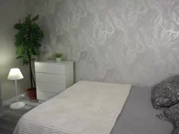 webcam girl lynetcurington live cam image #10079028