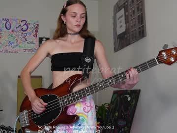 webcam girl petitebrat live cam image #10474148