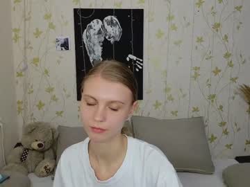 webcam girl phoebepaw live cam image #9491258