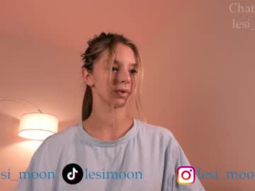 webcam girl lesi_moon live cam image #8545024
