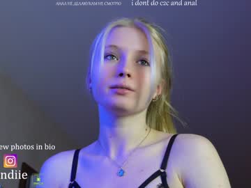 webcam girl bestblondiiecb live cam image #5777365