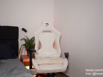 webcam girl honeyyykate live cam image #9420588