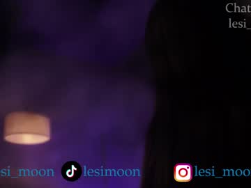 webcam girl lesi_moon live cam image #8555921