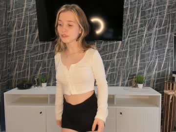 webcam girl lynnatlee live cam image #9019263