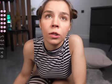 webcam girl monika_youthfull live cam image #12043912