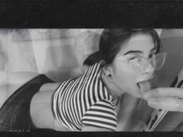 webcam girl megan_world live cam image #1019069