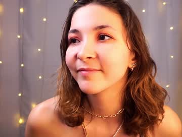 webcam girl helenmoors live cam image #7810421