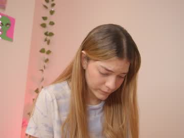 webcam girl mila_1 live cam image #9134356