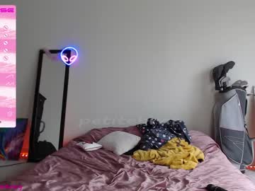 webcam girl petitebrat live cam image #5721477