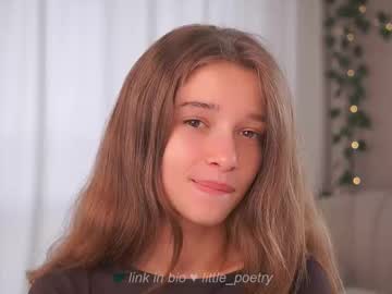webcam girl little_poetry live cam image #12748200