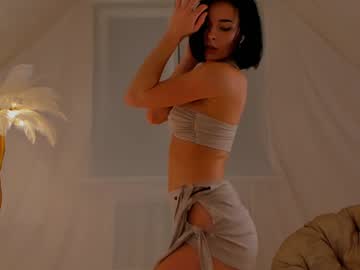 webcam girl uwunikaa live cam image #10990274