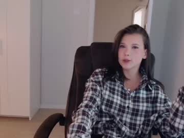 webcam girl bitter_moon live cam image #9327891