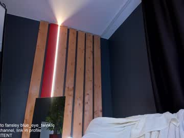 webcam girl blue_eye_twinkle live cam image #9112091