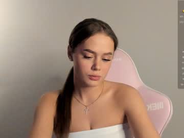 webcam girl brittcubitt live cam image #8752601