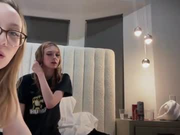 webcam girl sarahscire live cam image #11002823