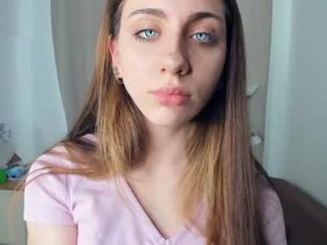 webcam girl il0_vee live cam image #5679678