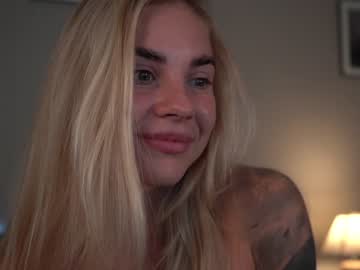 webcam girl cute__foxy live cam image #5719715