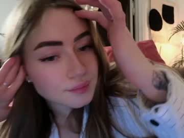 webcam girl strawberryjamx live cam image #7831898