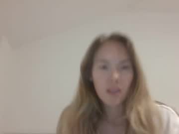 webcam girl ivyyy1995 live cam image #12449040