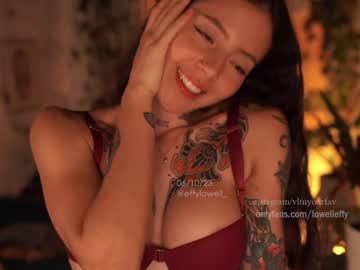 webcam girl effylowell_ live cam image #7280624