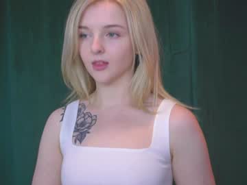 webcam girl lucydelovely live cam image #7772916