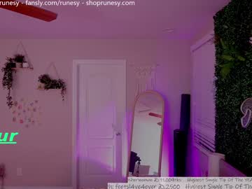 webcam girl runesy live cam image #12480346