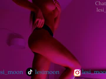 webcam girl lesi_moon live cam image #8479805