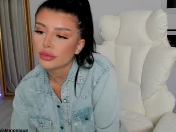 webcam girl moniqueeass live cam image #9786859