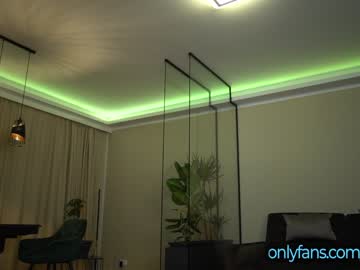 webcam girl aalliss live cam image #825046