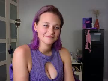 webcam girl new_purple live cam image #12134988