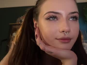 webcam girl bmwm5f90 live cam image #12932250