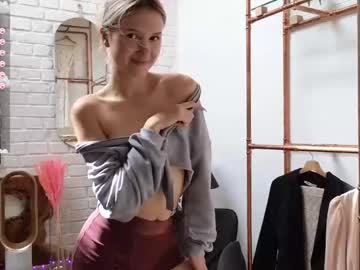webcam girl charming_melody live cam image #9585538