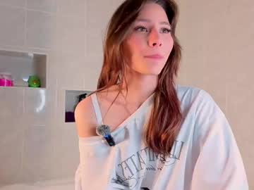 webcam girl falinecrosthwaite live cam image #13044943