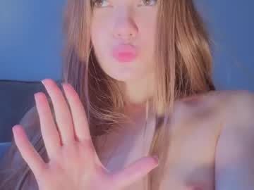 webcam girl naive_love live cam image #12422243