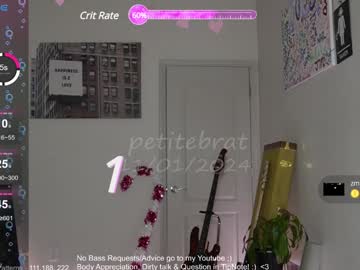 webcam girl petitebrat live cam image #10933631