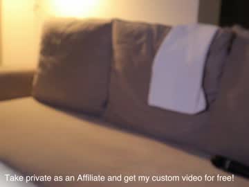 webcam girl ella_twinkle live cam image #9821871