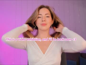 webcam girl emmi_rosee live cam image #9372753